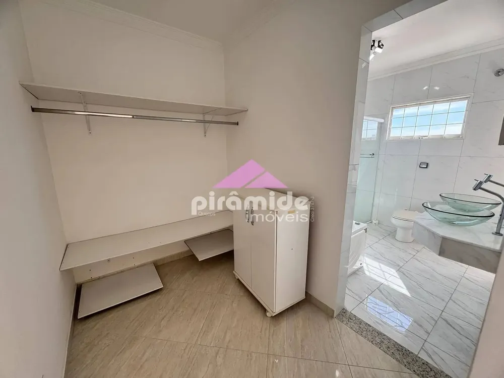 Casa, 3 quartos, 222 m² - Foto 1