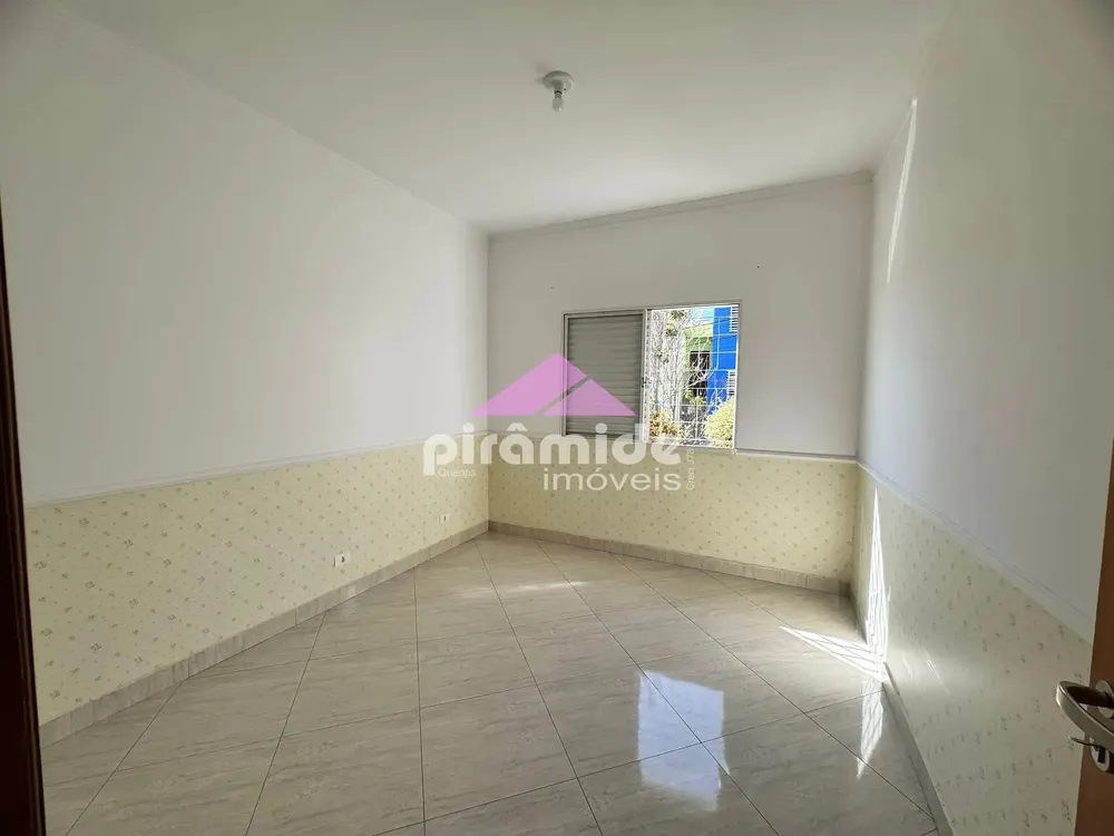 Casa, 3 quartos, 222 m² - Foto 2