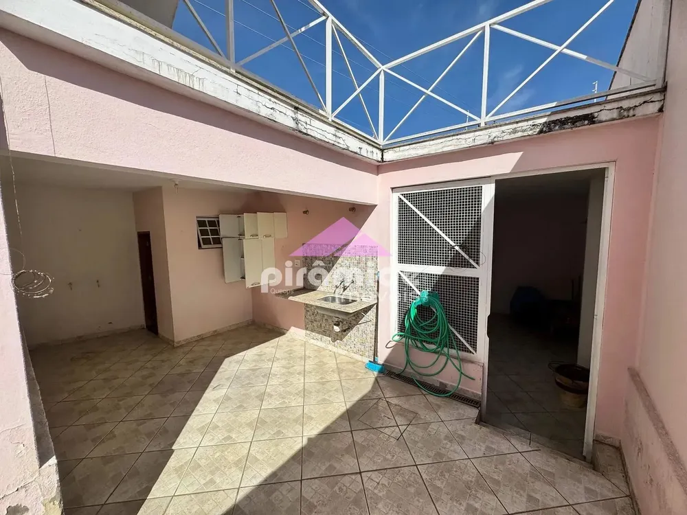 Casa, 3 quartos, 222 m² - Foto 3