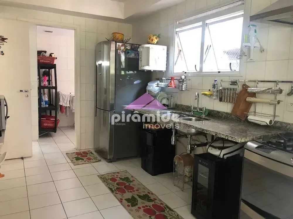 Apartamento, 3 quartos, 182 m² - Foto 1