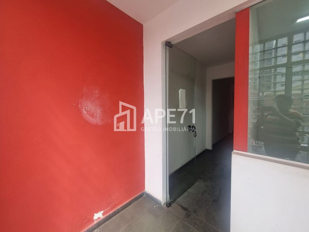 Casa à venda e aluguel com 1 quarto, 241m² - Foto 1
