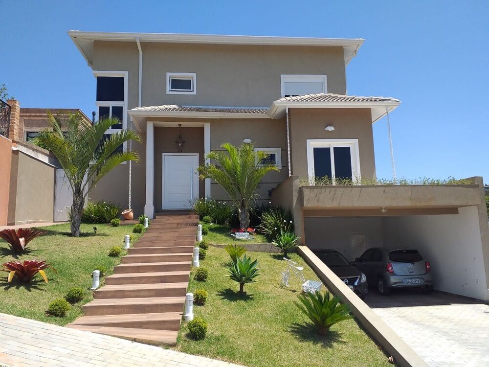 Casa à venda com 3 quartos, 207m² - Foto 1