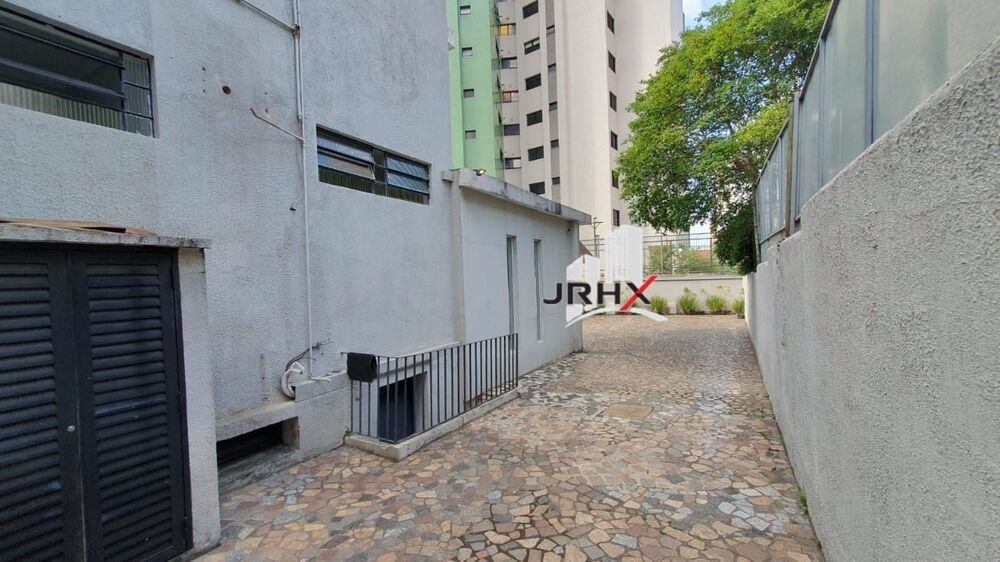 Casa para alugar com 1 quarto, 220m² - Foto 2