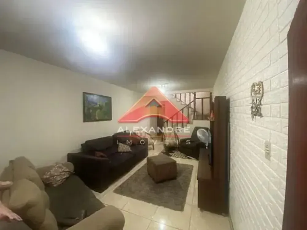 Casa, 3 quartos, 271 m² - Foto 1
