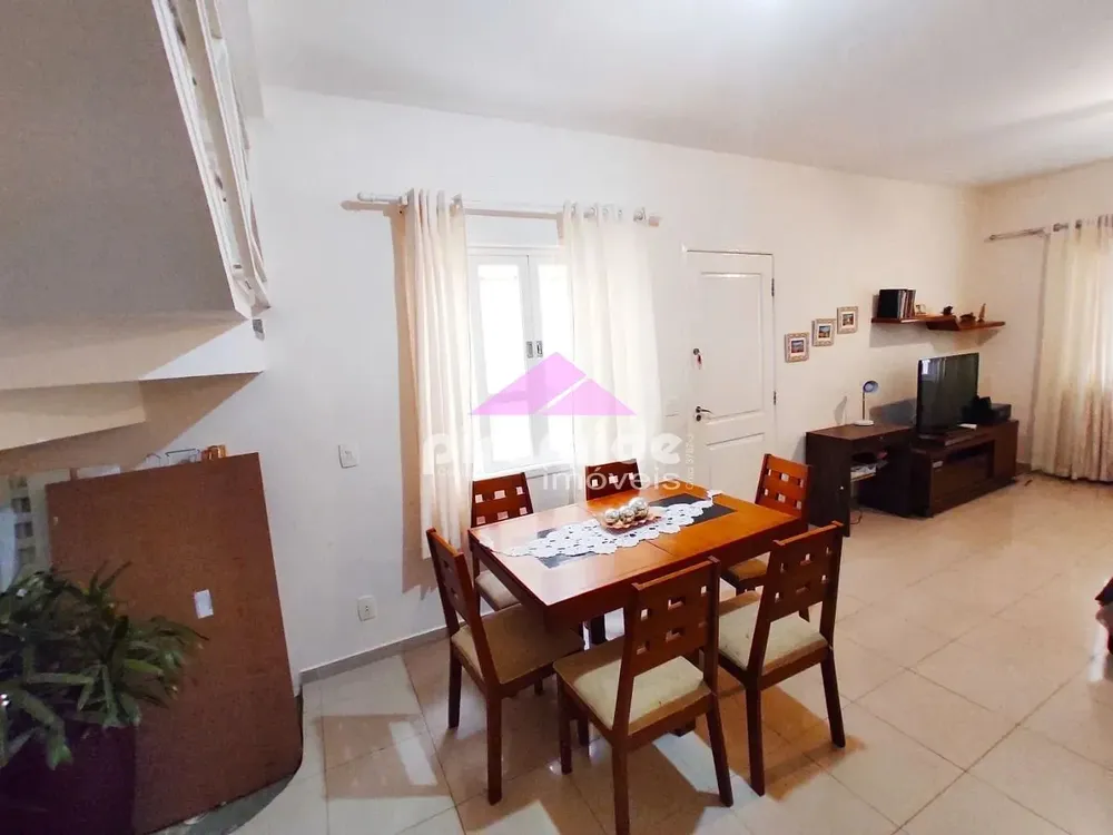 Casa, 3 quartos, 129 m² - Foto 1