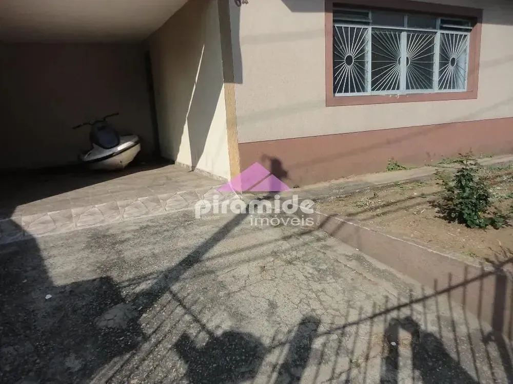 Casa, 6 quartos, 236 m² - Foto 1