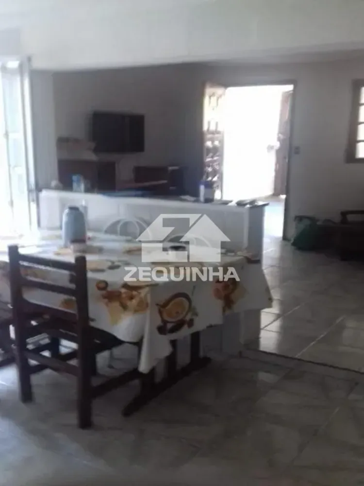 Casa, 3 quartos, 250 m² - Foto 4