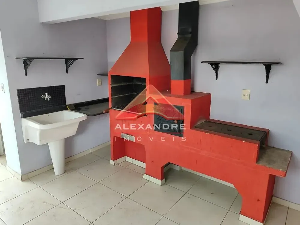 Casa, 4 quartos, 180 m² - Foto 2