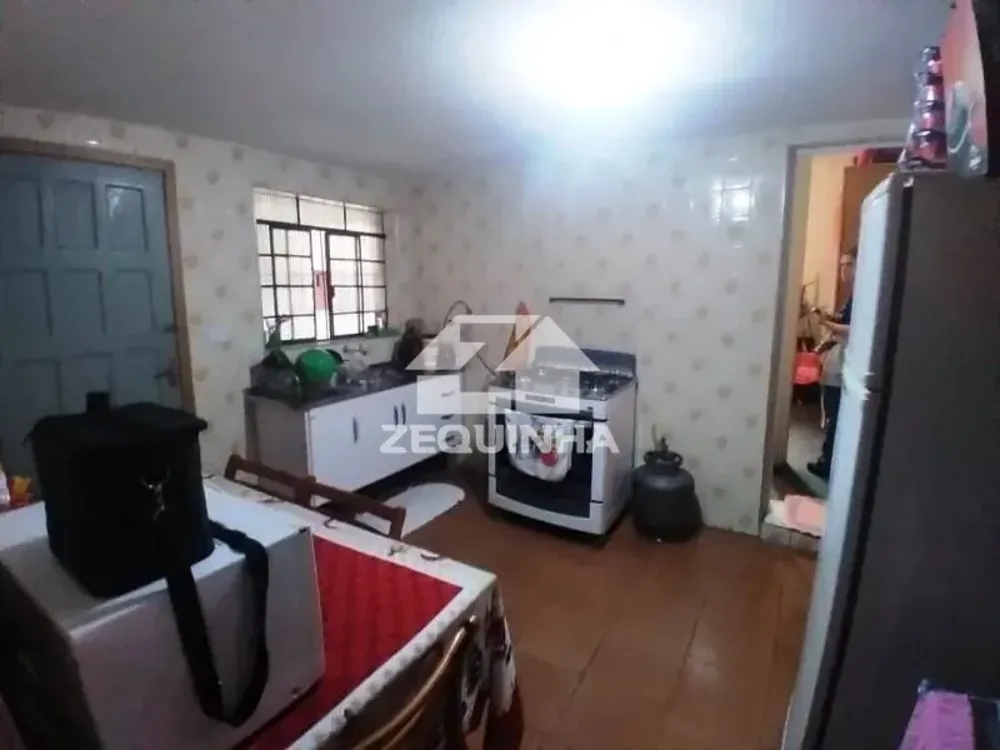 Casa, 4 quartos, 221 m² - Foto 2