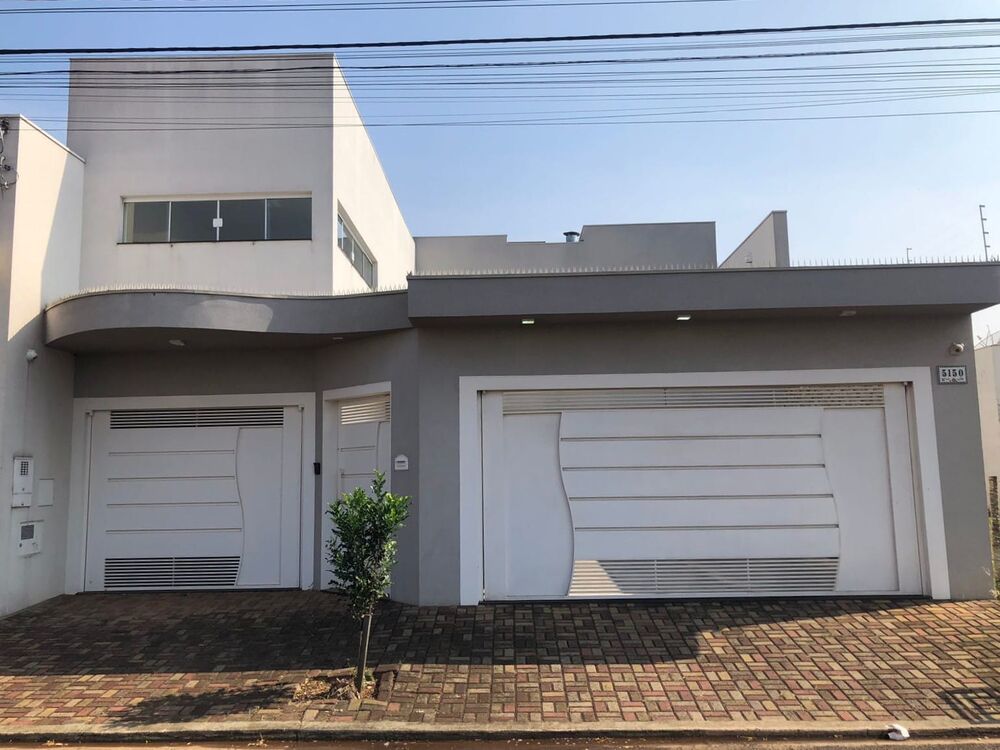Sobrado à venda com 4 quartos, 362m² - Foto 1