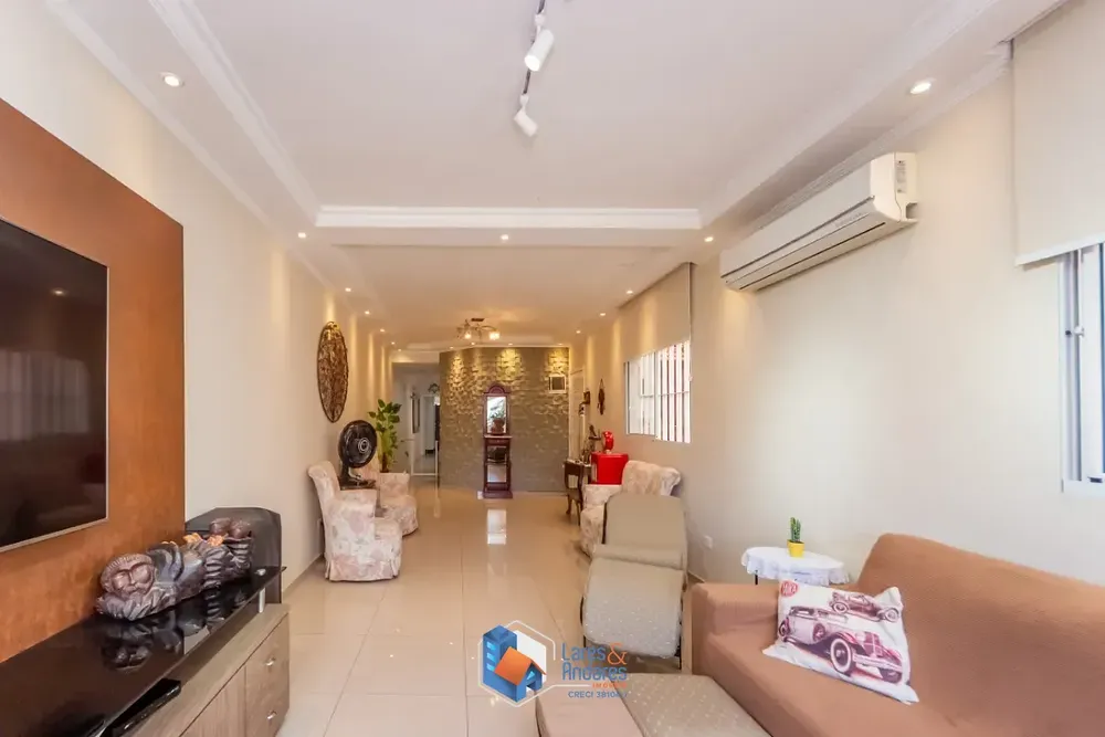 Sobrado, 3 quartos, 218 m² - Foto 2