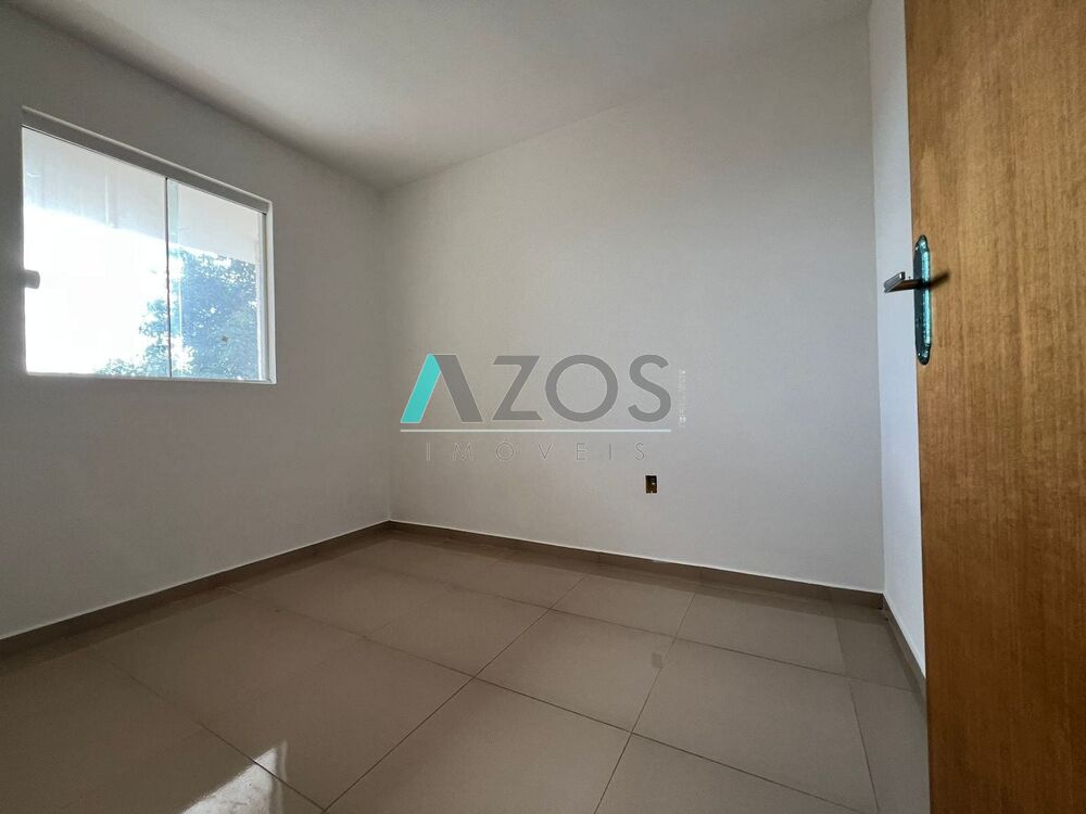 Casa à venda com 3 quartos, 68m² - Foto 3