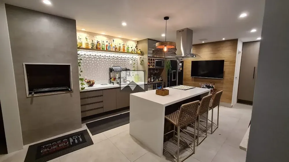Casa, 3 quartos, 310 m² - Foto 1