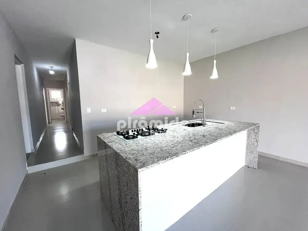Casa, 4 quartos, 223 m² - Foto 1