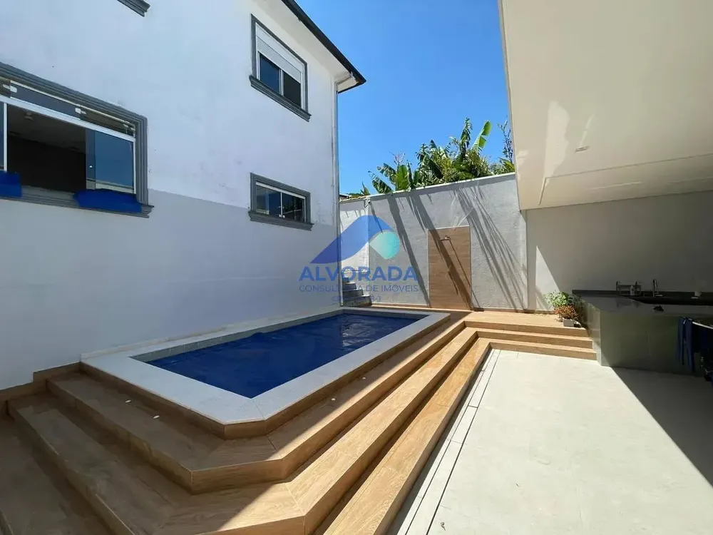 Casa, 6 quartos, 232 m² - Foto 1