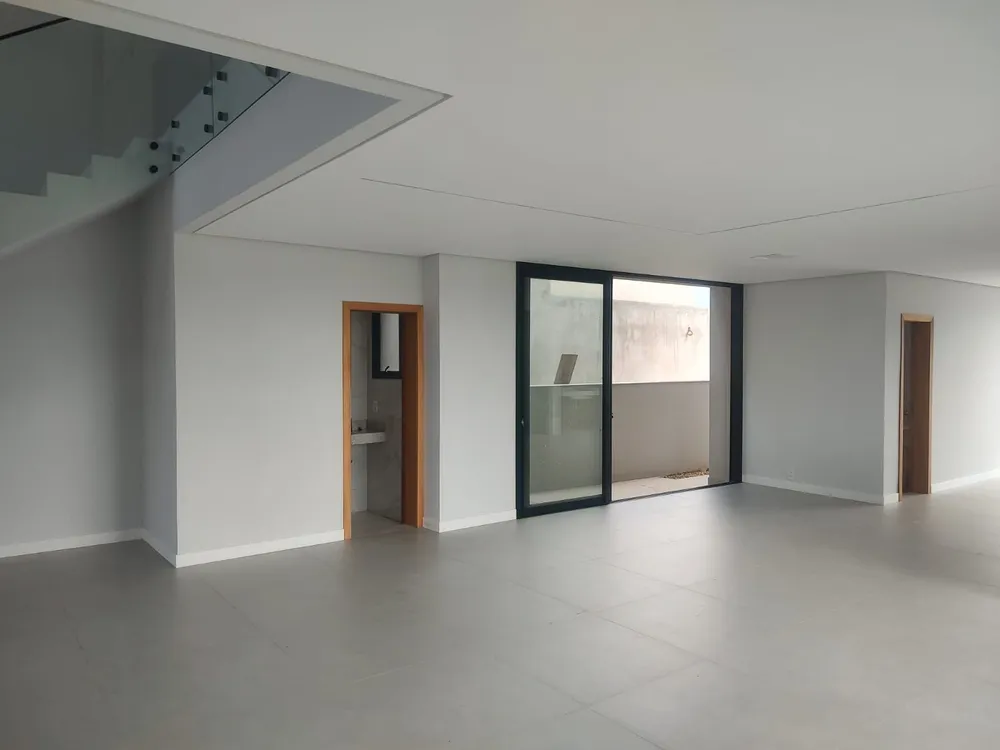 Casa, 4 quartos, 220 m² - Foto 2
