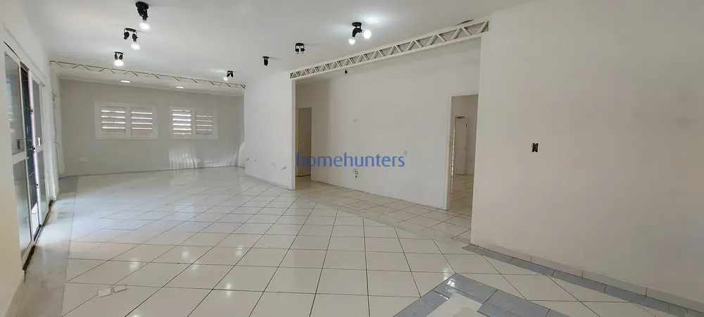 Casa, 1 quarto, 182 m² - Foto 1