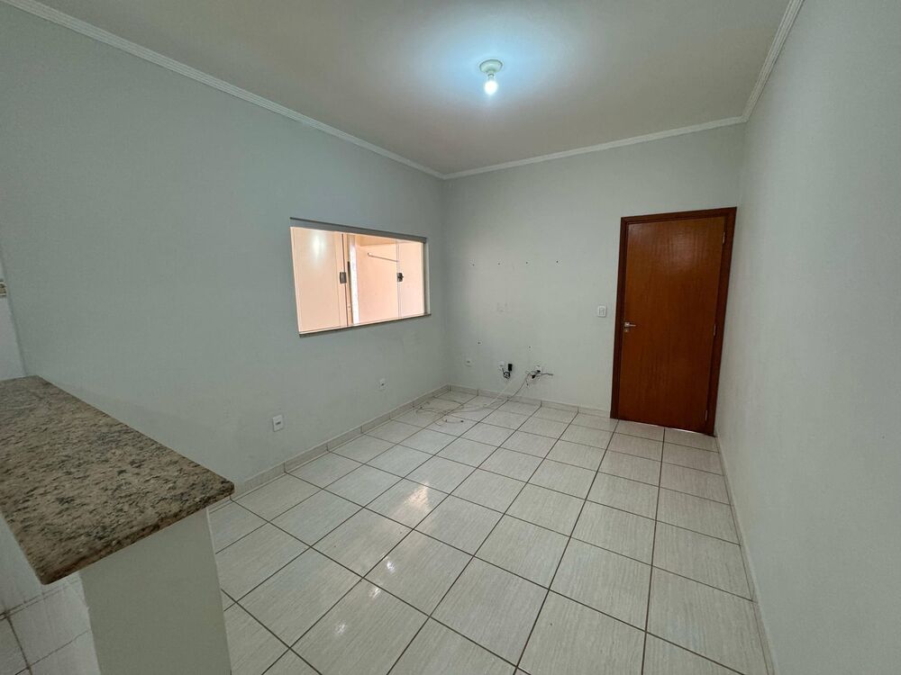 Casa à venda com 2 quartos, 90m² - Foto 5