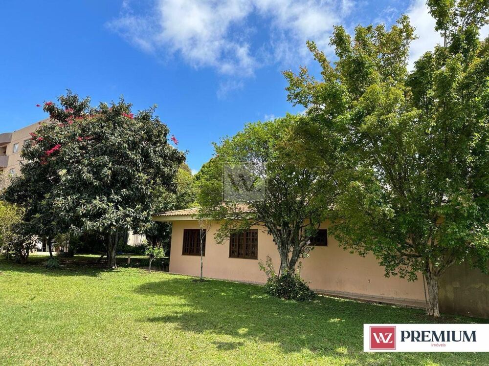 Casa à venda com 3 quartos, 184m² - Foto 1