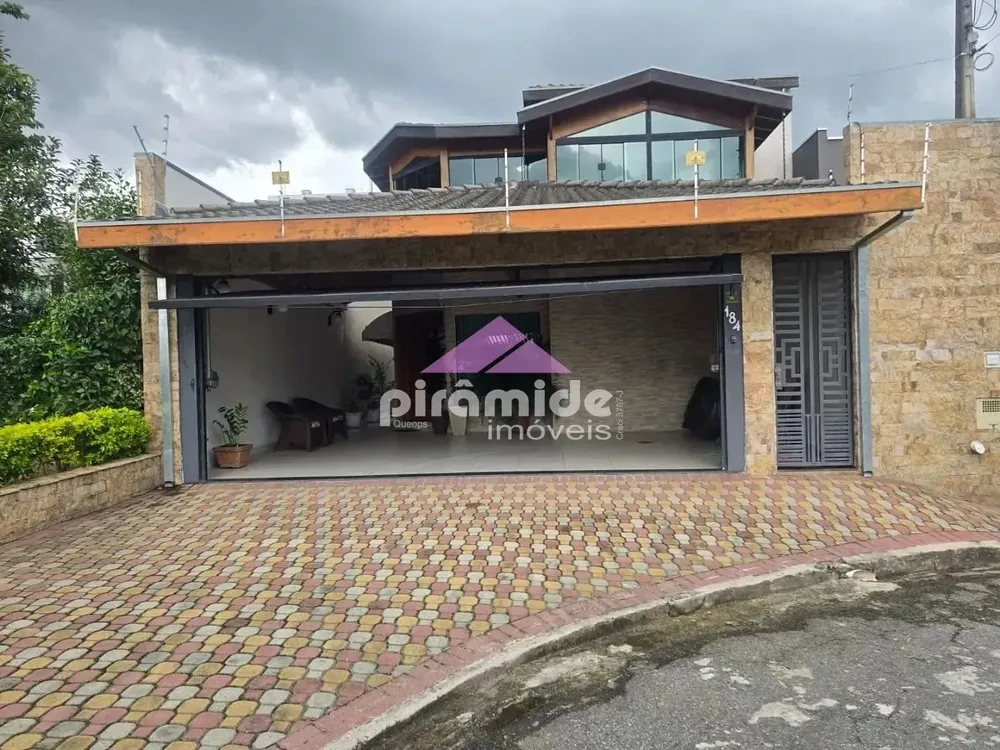 Casa, 3 quartos, 239 m² - Foto 2