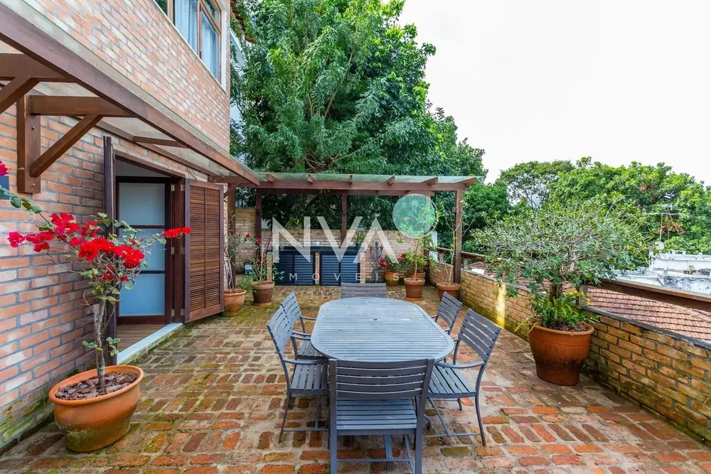 Casa, 3 quartos, 240 m² - Foto 1