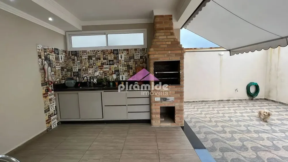 Casa, 4 quartos, 231 m² - Foto 1
