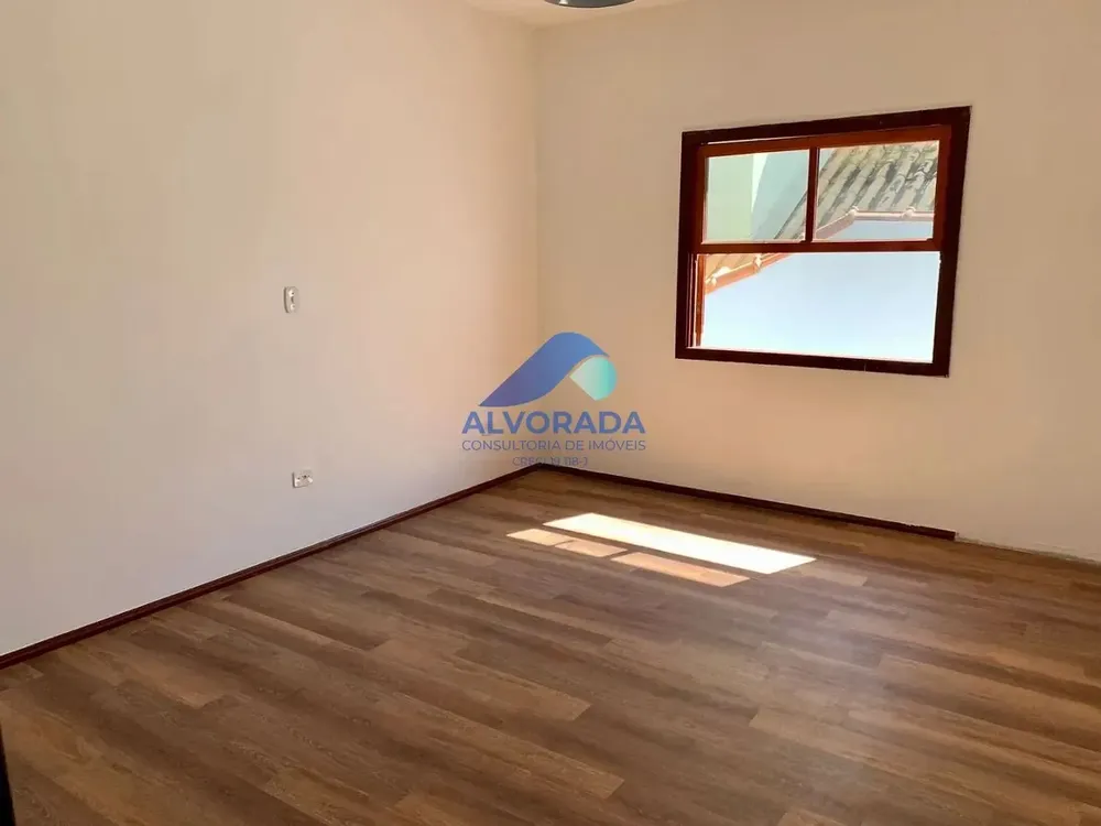 Casa, 4 quartos, 210 m² - Foto 2