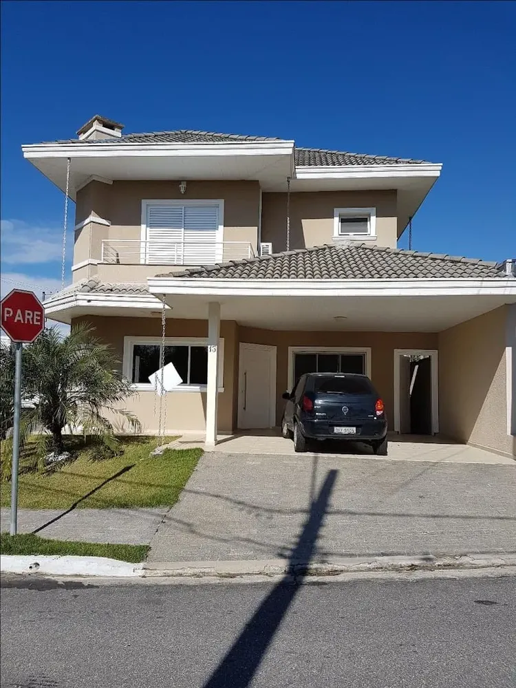 Casa, 4 quartos, 242 m² - Foto 1