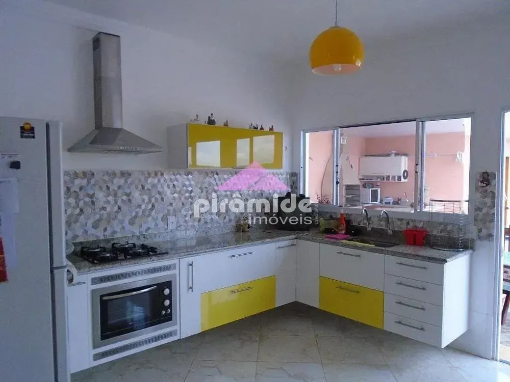 Casa, 3 quartos, 177 m² - Foto 2