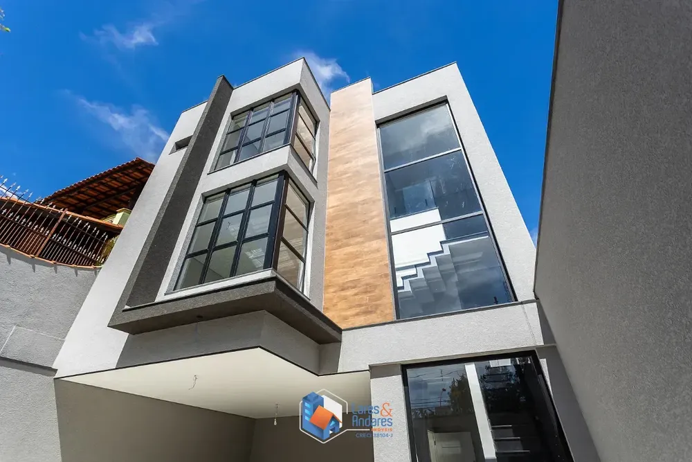 Casa, 3 quartos, 210 m² - Foto 1