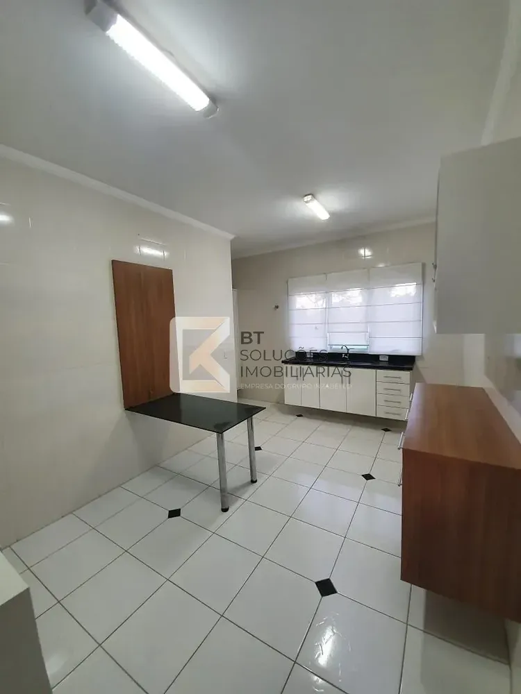 Casa, 3 quartos, 168 m² - Foto 2