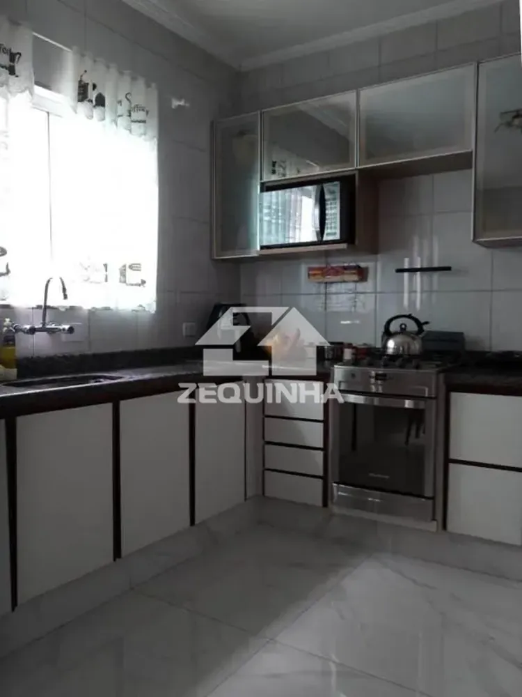 Casa, 3 quartos, 184 m² - Foto 2