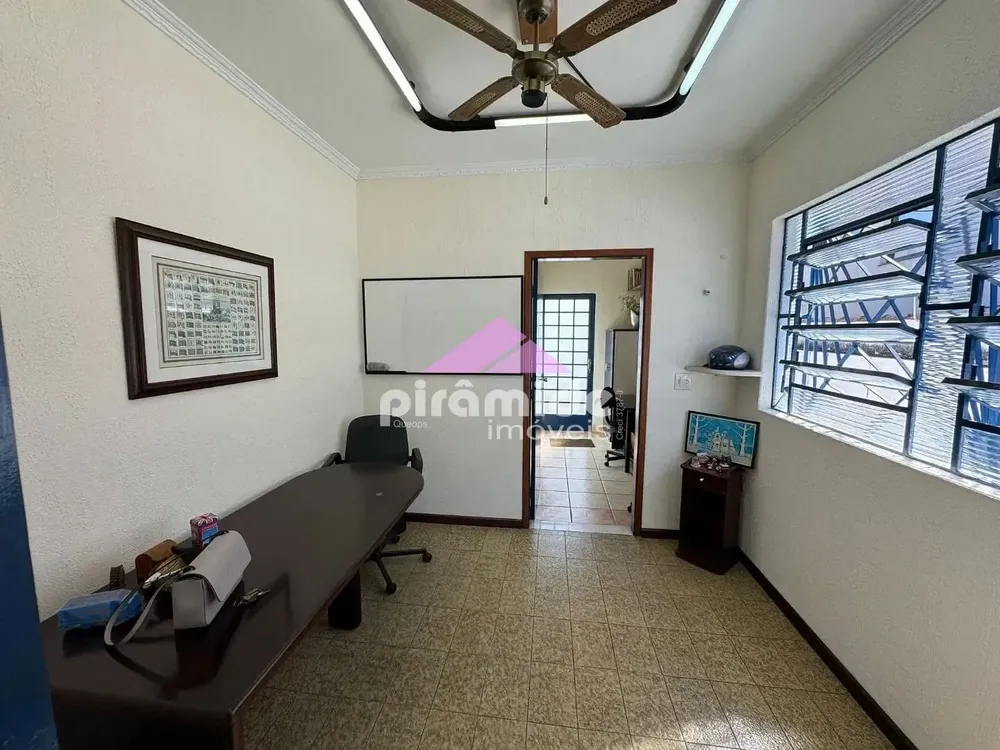 Casa, 3 quartos, 194 m² - Foto 2