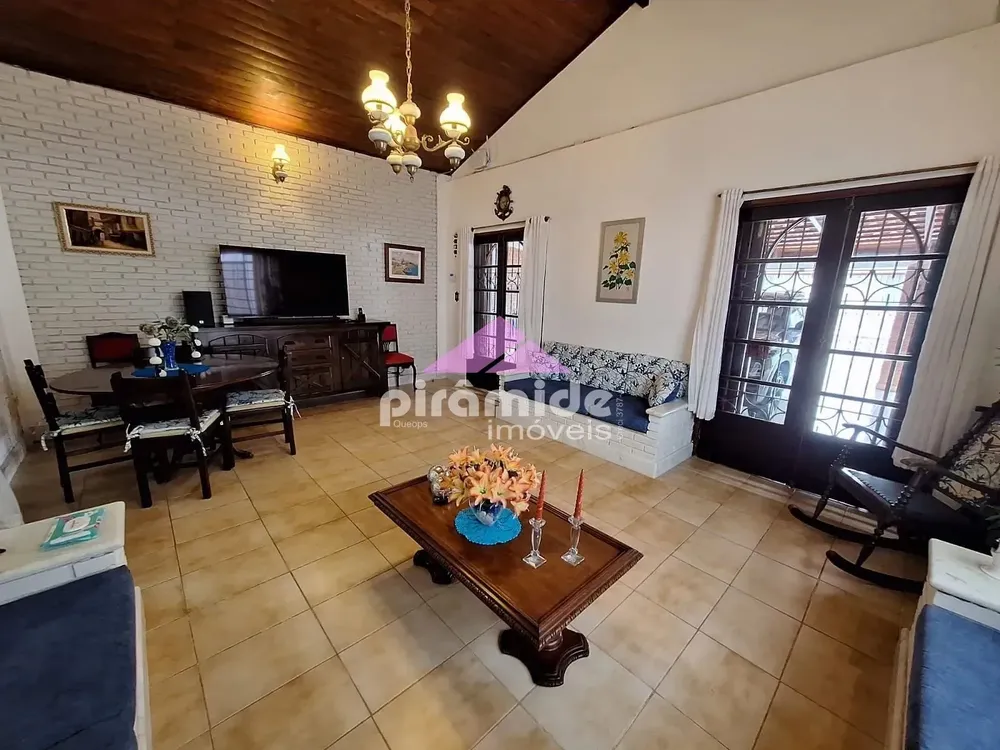 Casa, 3 quartos, 300 m² - Foto 2
