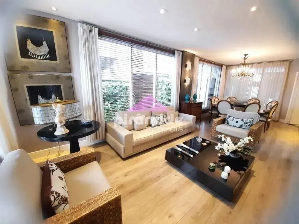 Casa, 3 quartos, 220 m² - Foto 1