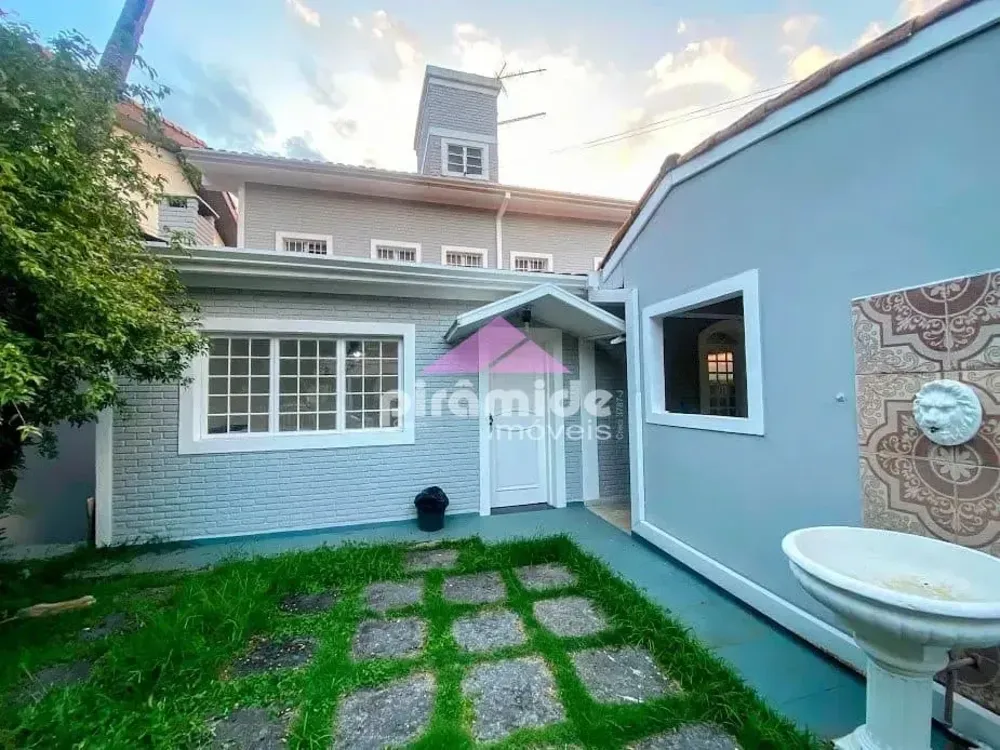 Casa, 3 quartos, 260 m² - Foto 1