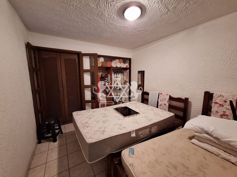 Casa à venda com 4 quartos, 148m² - Foto 3