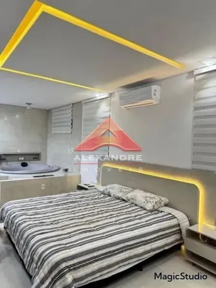 Casa, 3 quartos, 219 m² - Foto 1