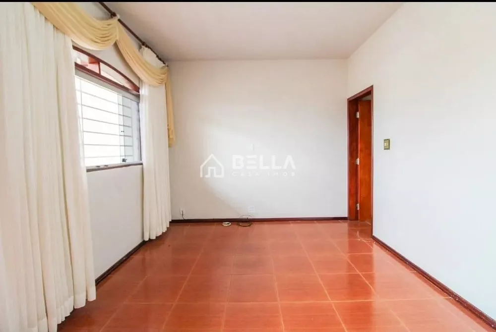 Casa à venda com 3 quartos, 198m² - Foto 4