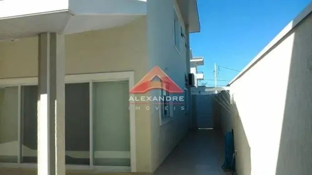 Casa, 3 quartos, 193 m² - Foto 1