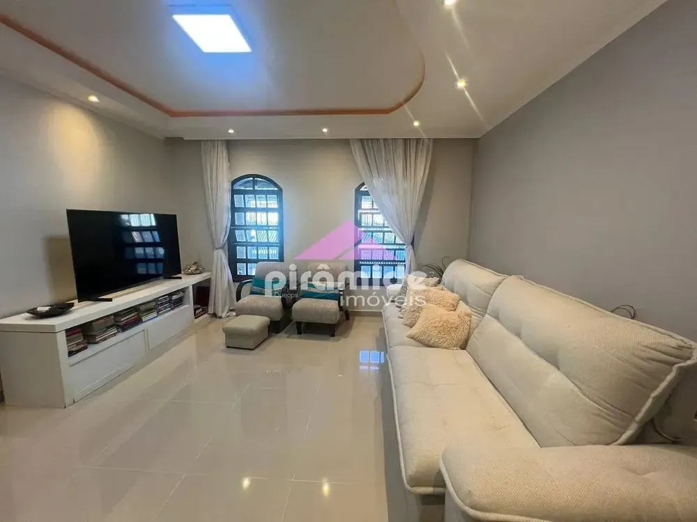 Casa, 3 quartos, 179 m² - Foto 1