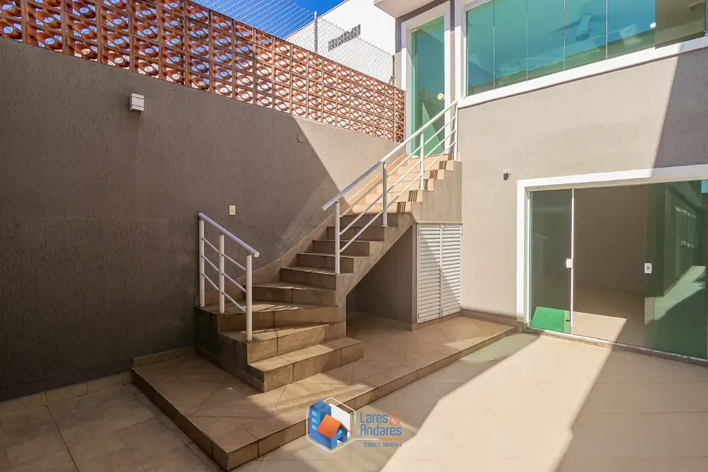 Casa, 3 quartos, 223 m² - Foto 2