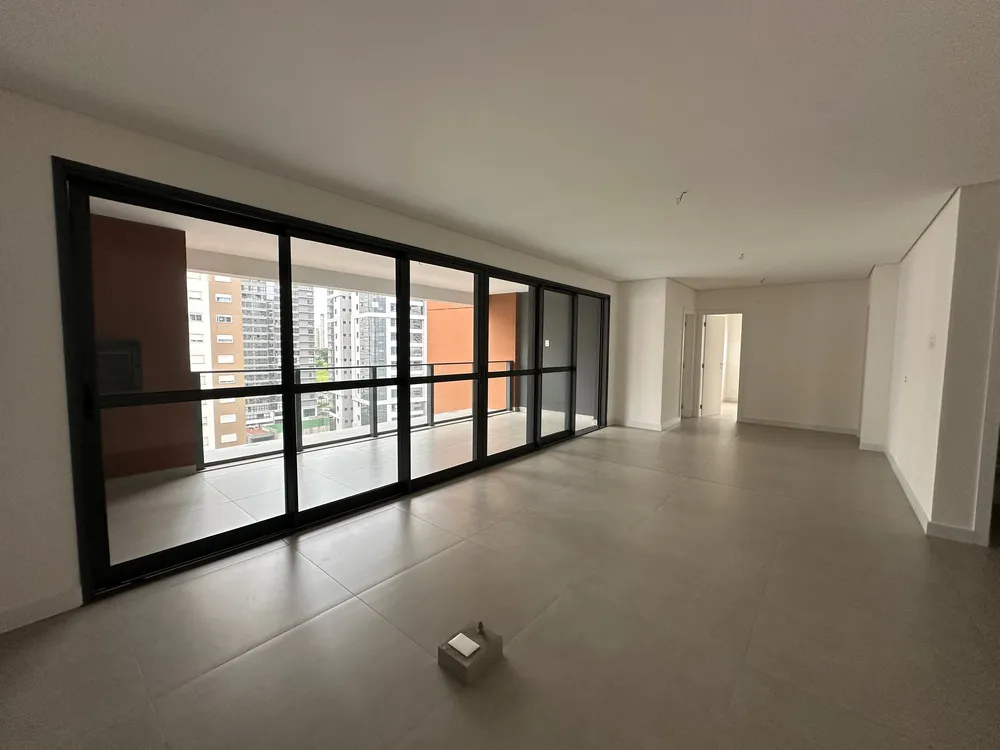 Apartamento, 3 quartos, 146 m² - Foto 1