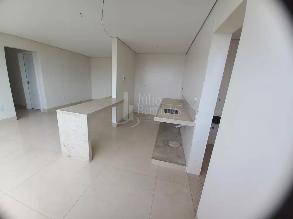 Apartamento à venda com 3 quartos, 90m² - Foto 1