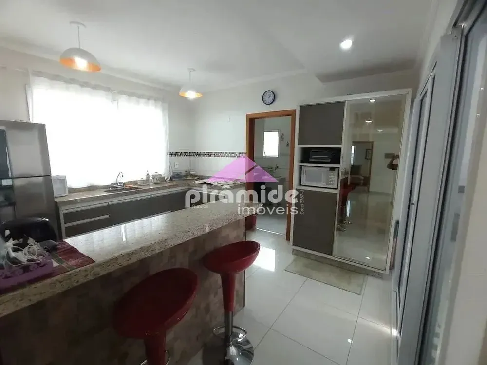 Casa, 4 quartos, 270 m² - Foto 3