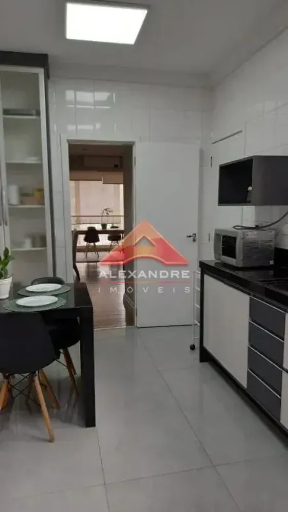 Apartamento, 3 quartos, 142 m² - Foto 2