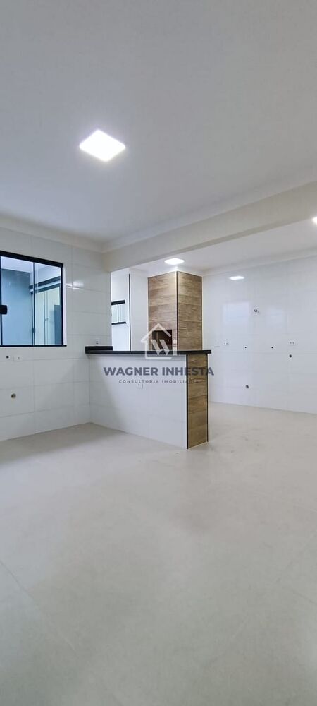 Casa à venda com 2 quartos, 100m² - Foto 2