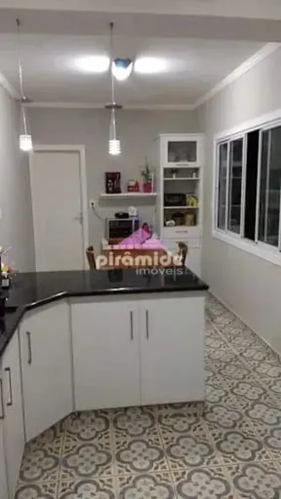 Casa, 4 quartos, 330 m² - Foto 4