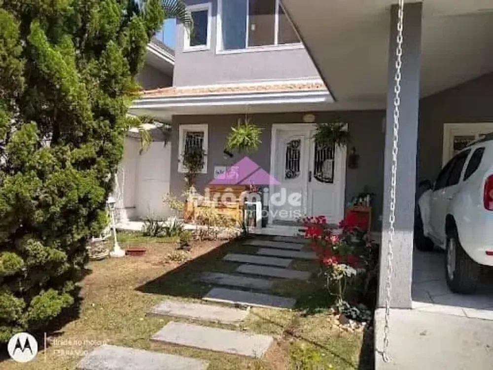 Casa, 4 quartos, 330 m² - Foto 1