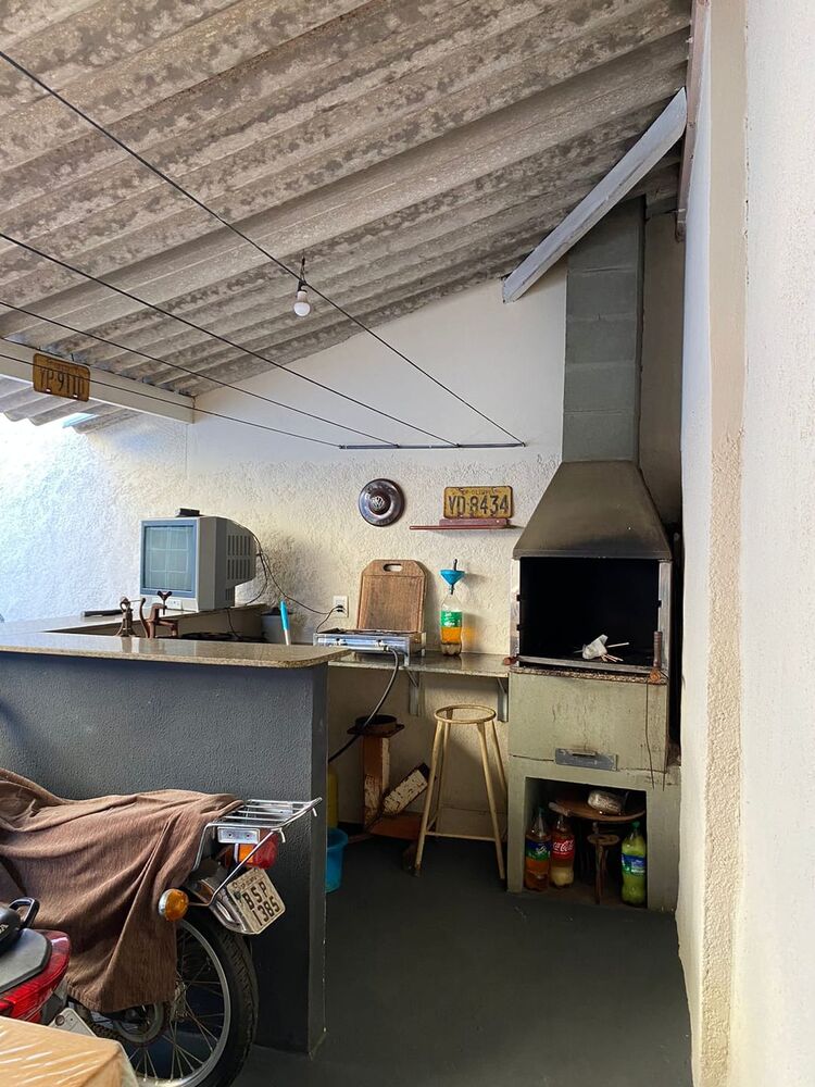 Casa à venda com 2 quartos, 100m² - Foto 4